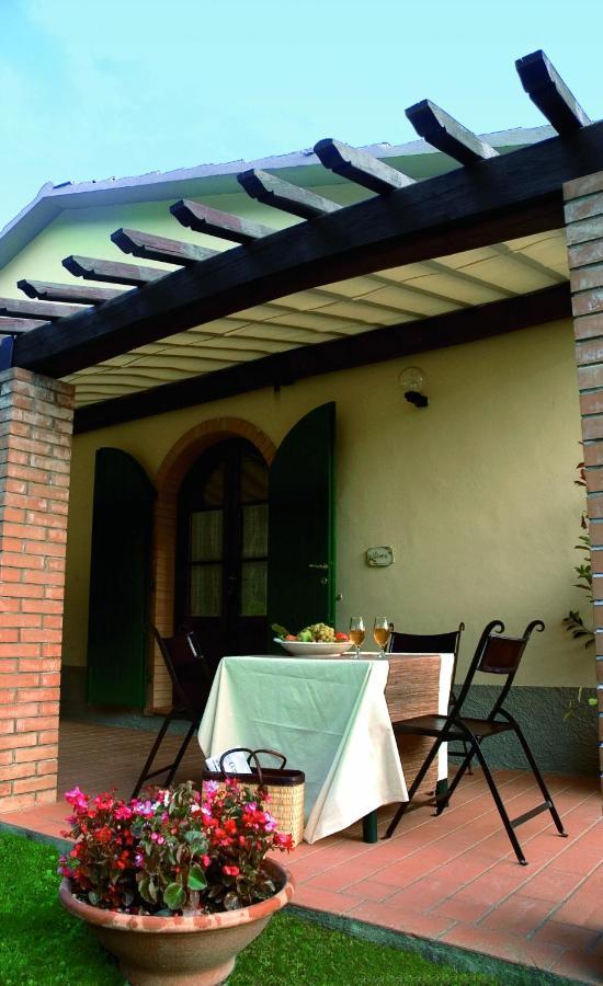 Agriturismo La Burraia Vicino A San Gimignano ガンバッシ・テルメ エクステリア 写真