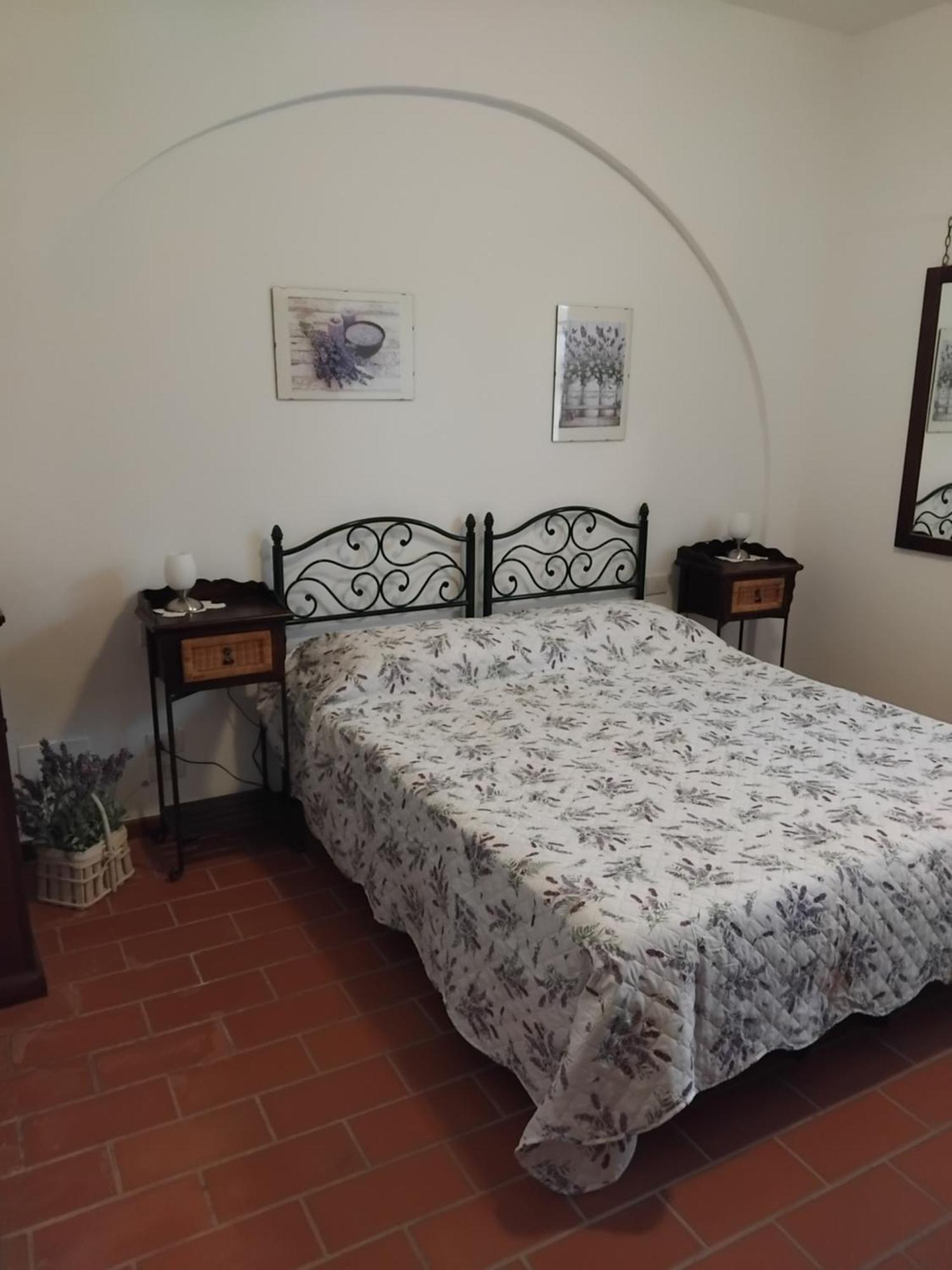 Agriturismo La Burraia Vicino A San Gimignano ガンバッシ・テルメ エクステリア 写真